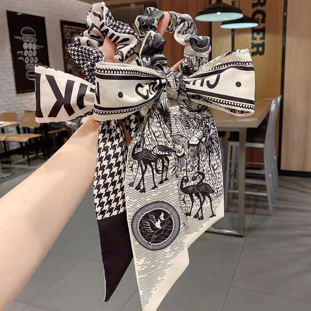 Black and White Houndstooth Hair Accessory